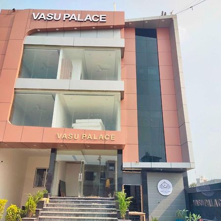 Hotel O Vasu Palace Ayodhya Bagian luar foto