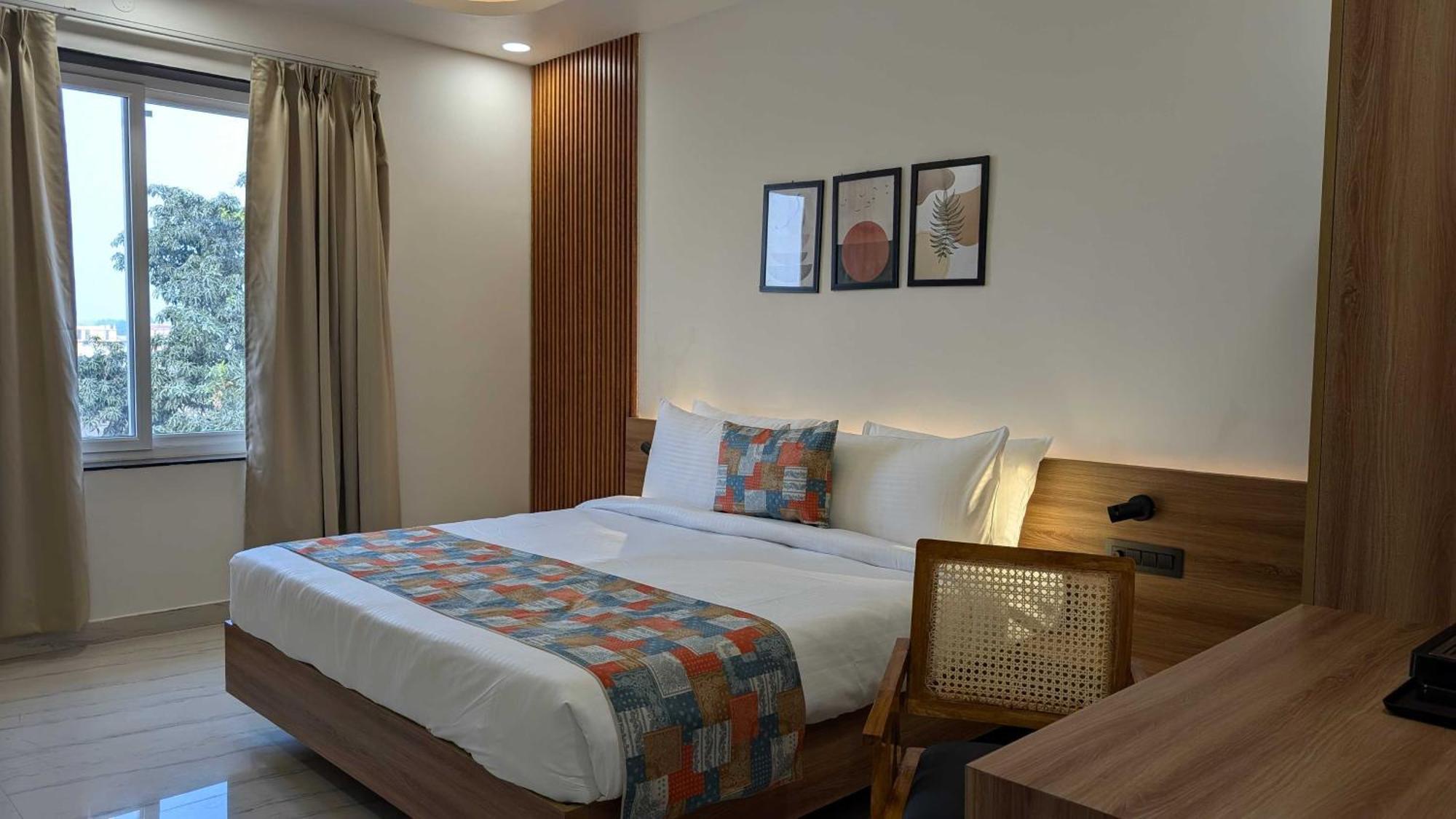 Hotel O Vasu Palace Ayodhya Bagian luar foto