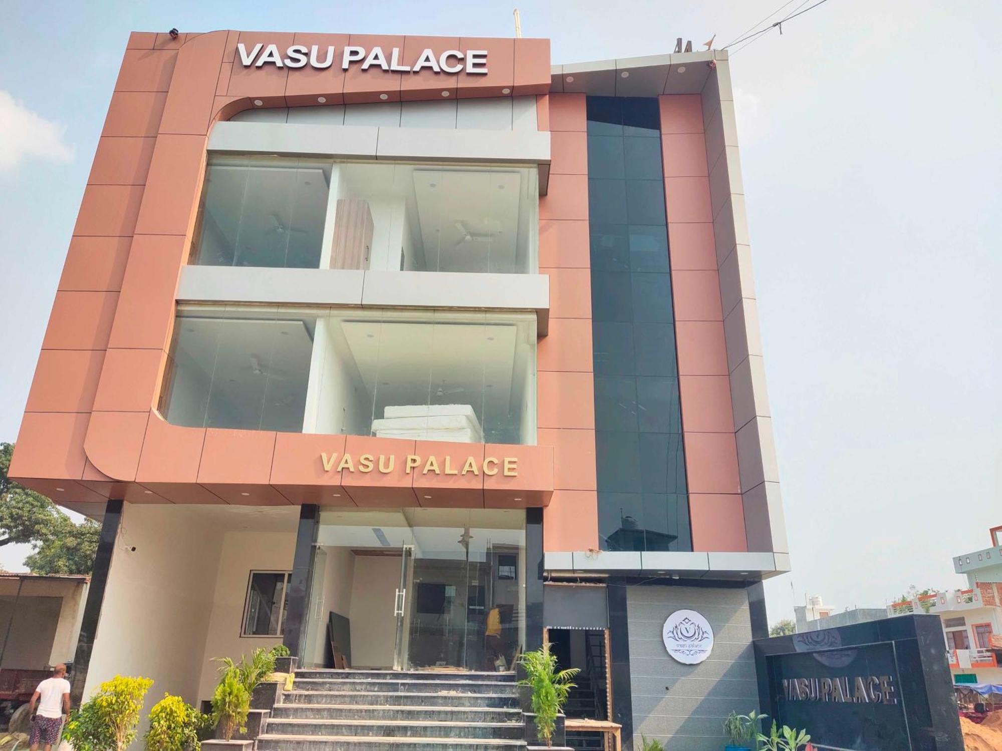 Hotel O Vasu Palace Ayodhya Bagian luar foto